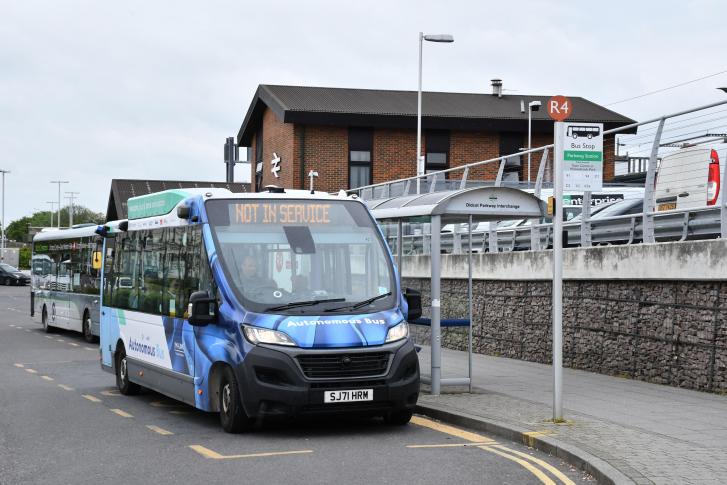  UK’s first electric autonomous bus route takes to public roads
