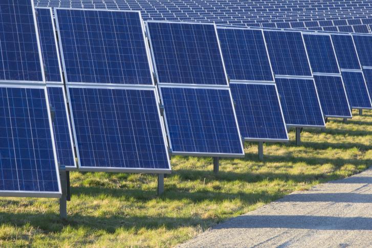 Oxfordshire gears-up for COP26: Construction contract signed for the UK’s largest community-owned solar park